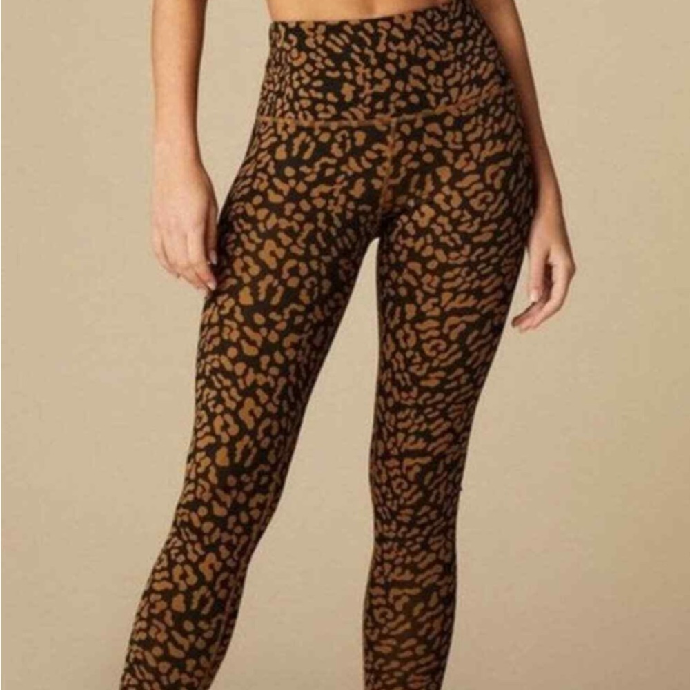 Tan lines size large leopard leggings
